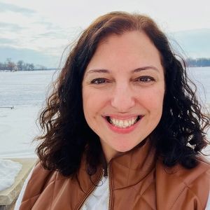 Meet your Posher, Carine